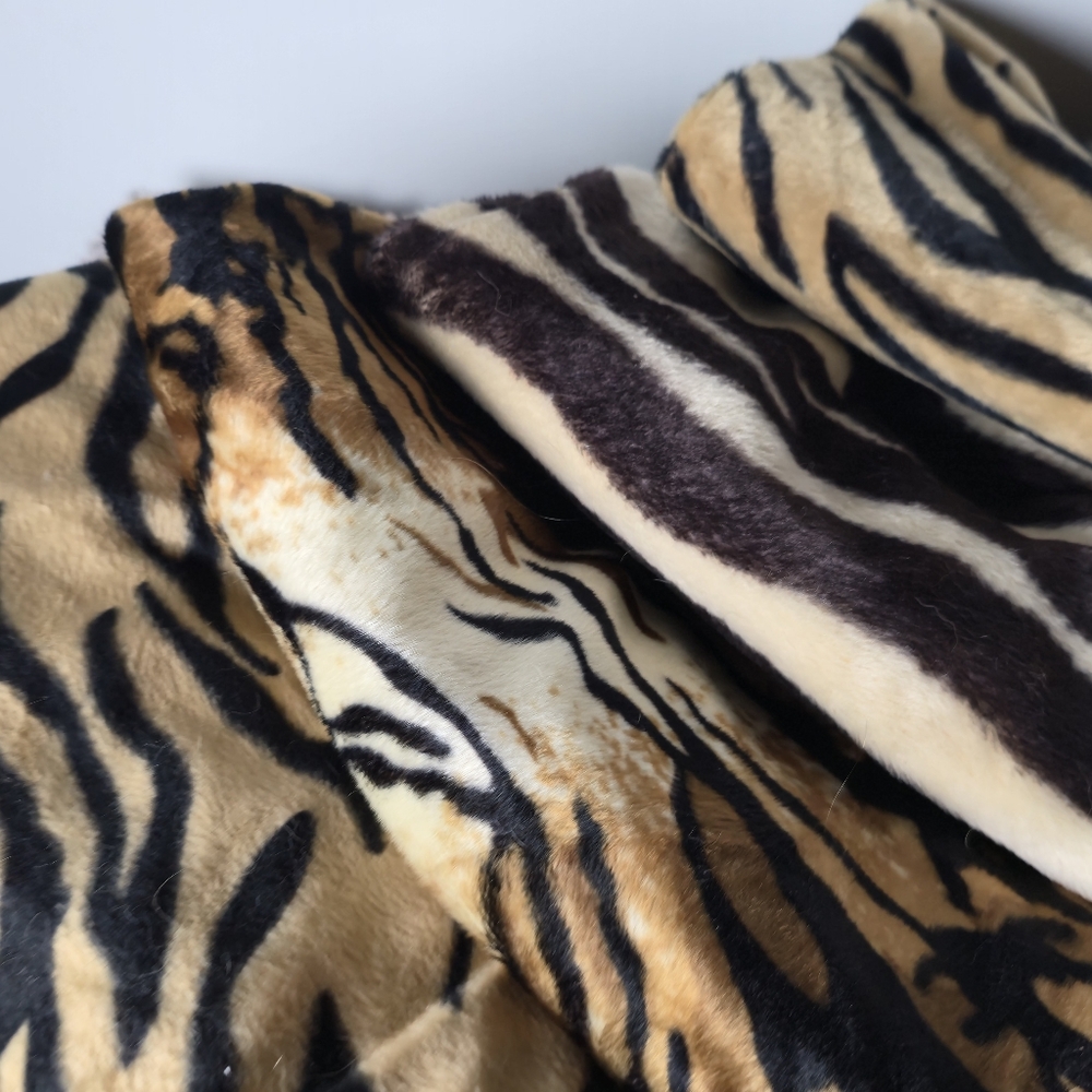 European Square 3 Different Pair Of 26×26 Animal Print - Picture 3 of 7